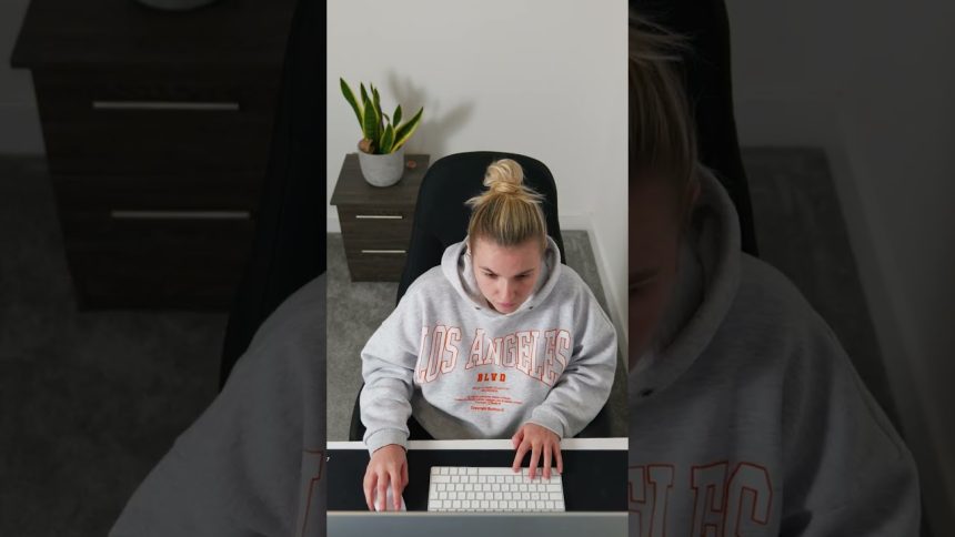 A day in the life of a Graphic Designer!