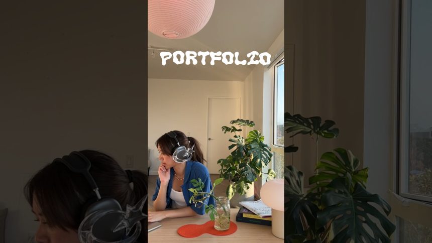 Turning everything 3D for my portfolio 💫🎧 #uxdesign #3danimation